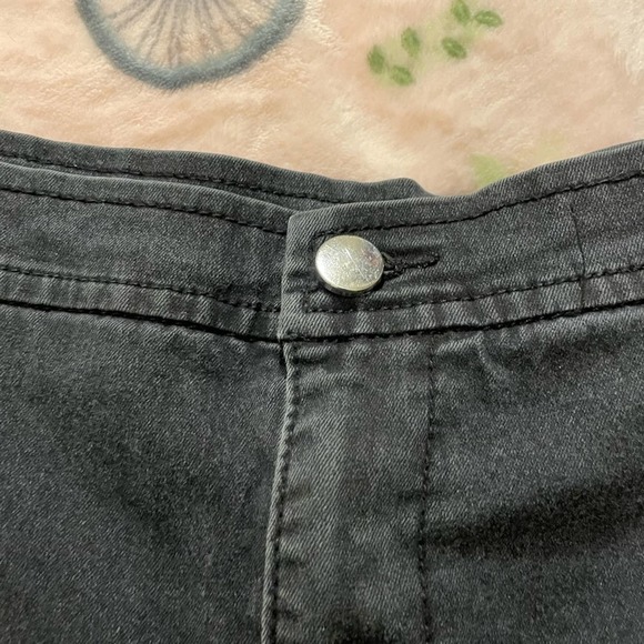 ASOS Bareback Black Shorts - Picture 4 of 5